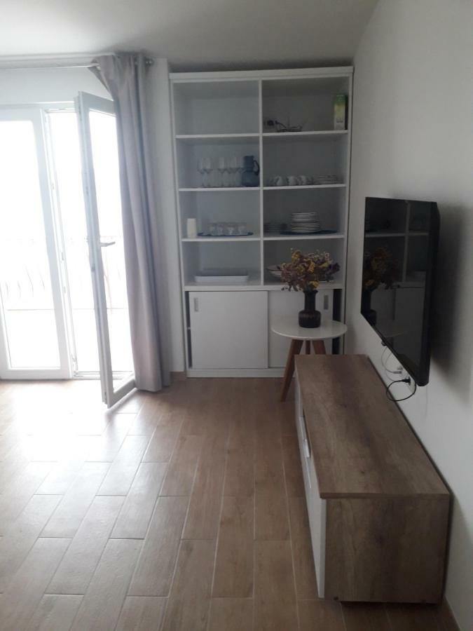 Apartmani Mara I Kata Omiš Exterior foto